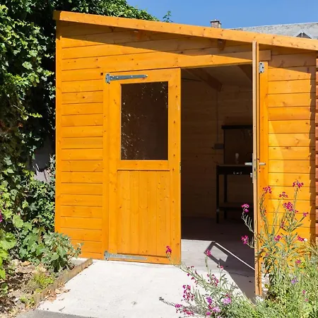 호텔 Cit'hotel - Le Cedre 누아용