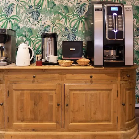 Cit'hotel - Le Cedre 호텔 누아용