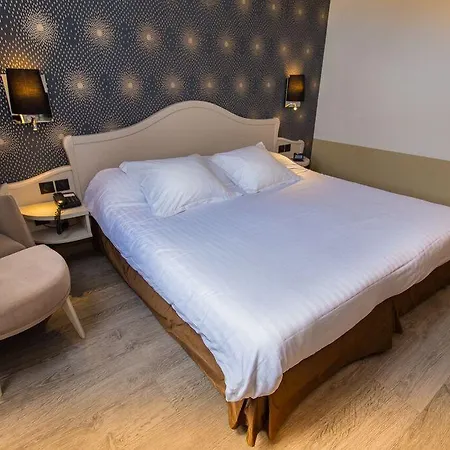 Cit'hotel - Le Cedre 3* ノワイヨン