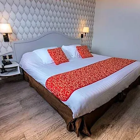 Cit'hotel - Le Cedre ホテル ノワイヨン