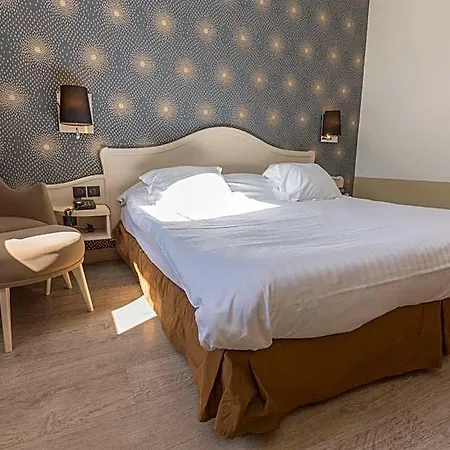 ホテル Cit'hotel - Le Cedre 3*