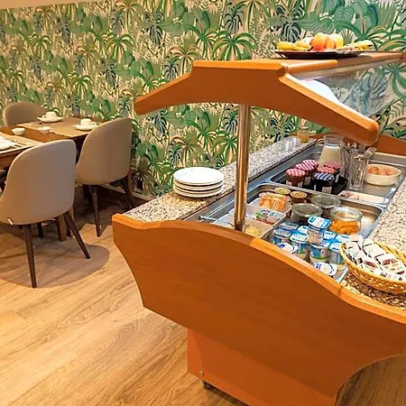 Cit'hotel - Le Cedre ホテル