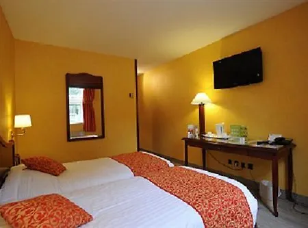 Cit'hotel - Le Cedre 호텔 누아용