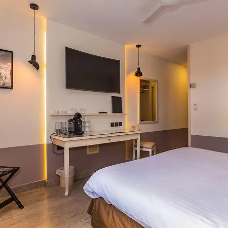 Cit'hotel - Le Cedre 호텔 누아용