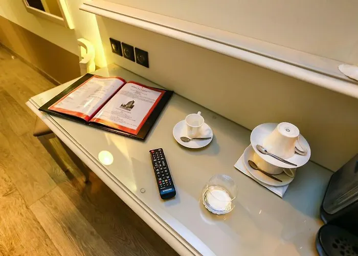 Cit'hotel - Le Cèdre Hotel