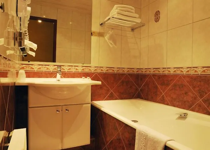 Cit'hotel - Le Cèdre Hotel